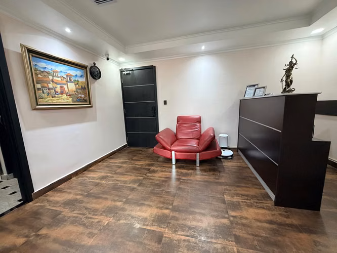 VENTA DE OFICINA EN OBARRIO AMUEBLADA Y LISTA PARA OPERAR - Imagen 12