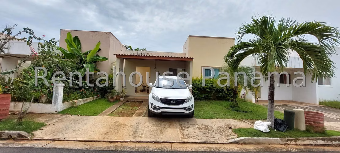 HOUSE FOR SALE IN CHORRERA DDB26-4393