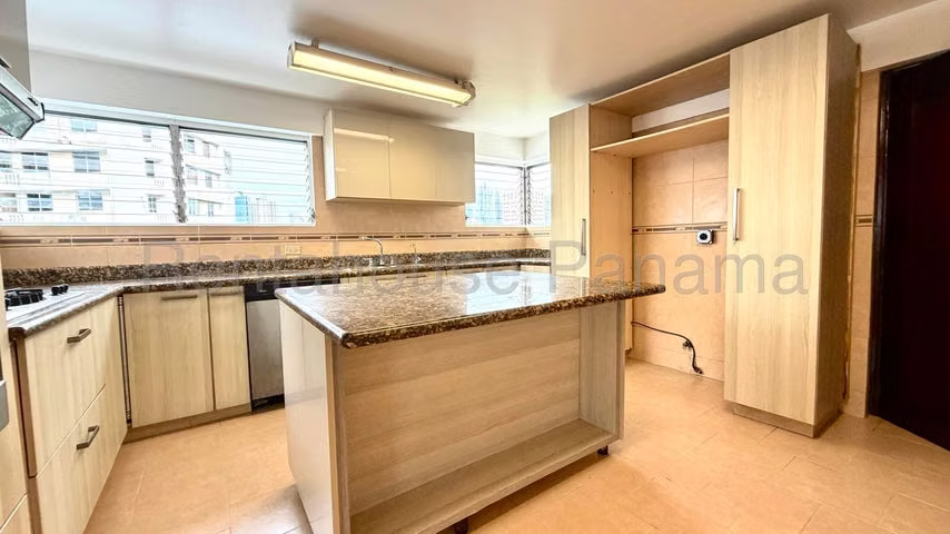 Apartamento en Alquiler en El Carmen. PH CARMEL. 27LDC1039