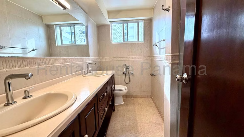 Apartamento en Alquiler en El Carmen. PH CARMEL. 27LDC1039