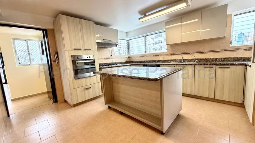 Apartamento en Alquiler en El Carmen. PH CARMEL. 27LDC1039