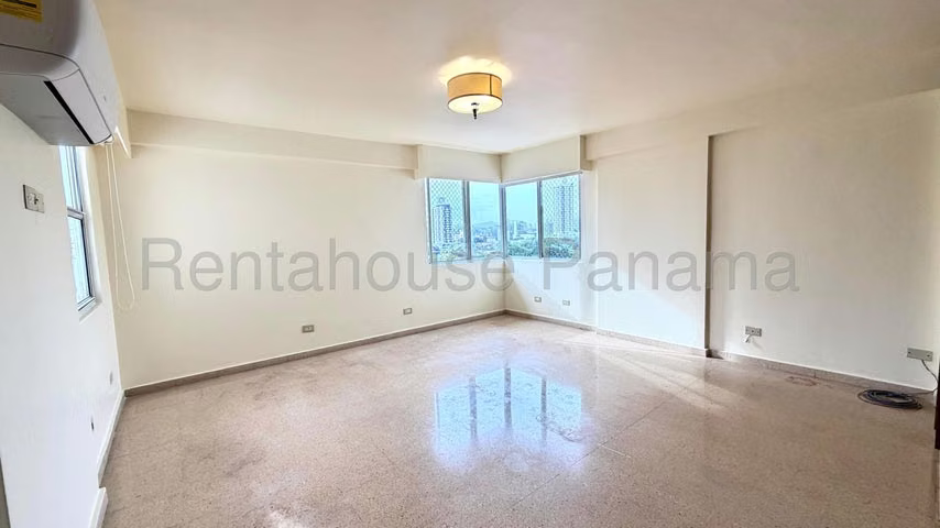 Apartamento en Alquiler en El Carmen. PH CARMEL. 27LDC1039