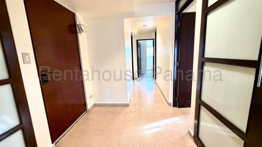 Apartamento en Alquiler en El Carmen. PH CARMEL. 27LDC1039