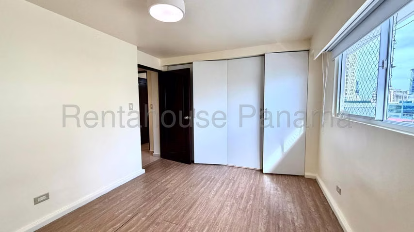Apartamento en Alquiler en El Carmen. PH CARMEL. 27LDC1039
