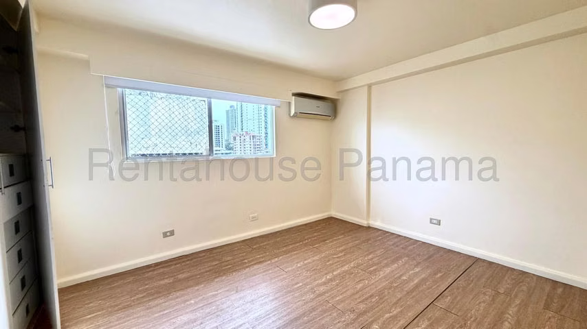 Apartamento en Alquiler en El Carmen. PH CARMEL. 27LDC1039