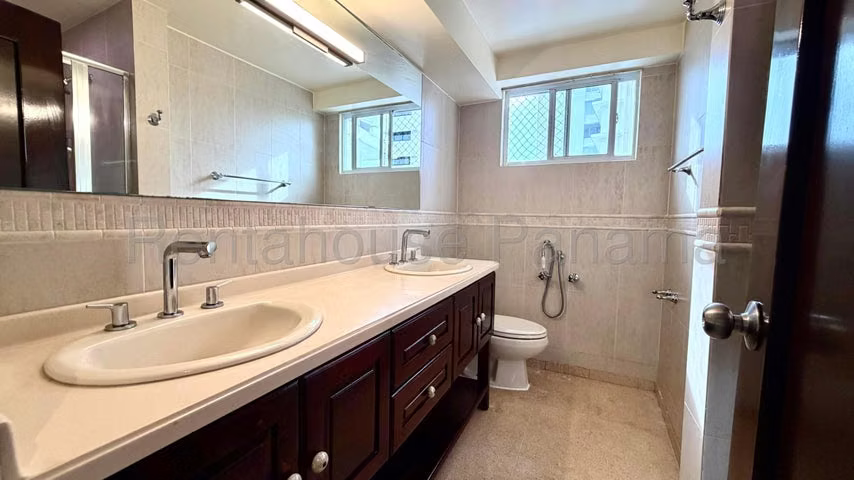 Apartamento en Alquiler en El Carmen. PH CARMEL. 27LDC1039