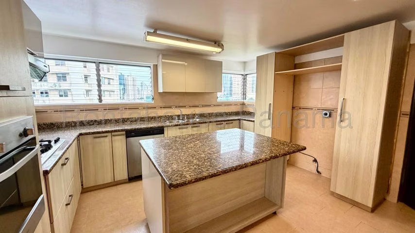 Apartamento en Alquiler en El Carmen. PH CARMEL. 27LDC1039