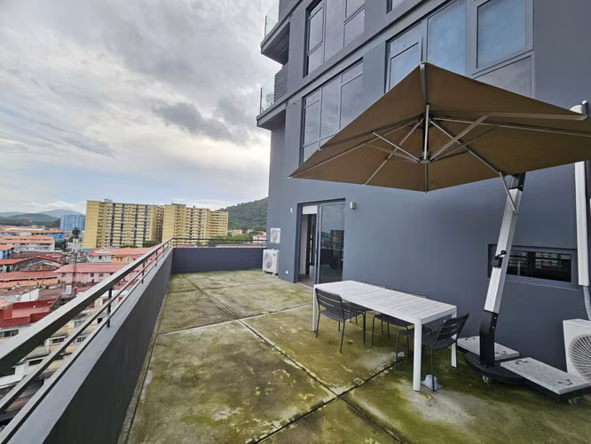 Apartamento Moderno con Terraza Privada en Casco Viejo, Ciudad de Panamá