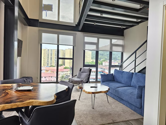 Apartamento Moderno con Terraza Privada en Casco Viejo, Ciudad de Panamá