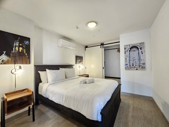 Apartamento Moderno con Terraza Privada en Casco Viejo, Ciudad de Panamá