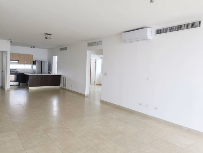 En Venta Apto en H2O Av Balboa $184,000