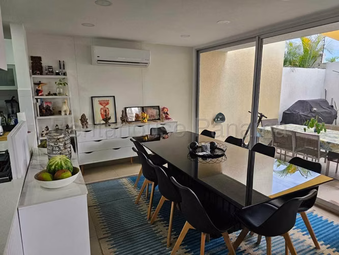 CASA EN VENTA FULL REMODELADA EN COSTA SUR