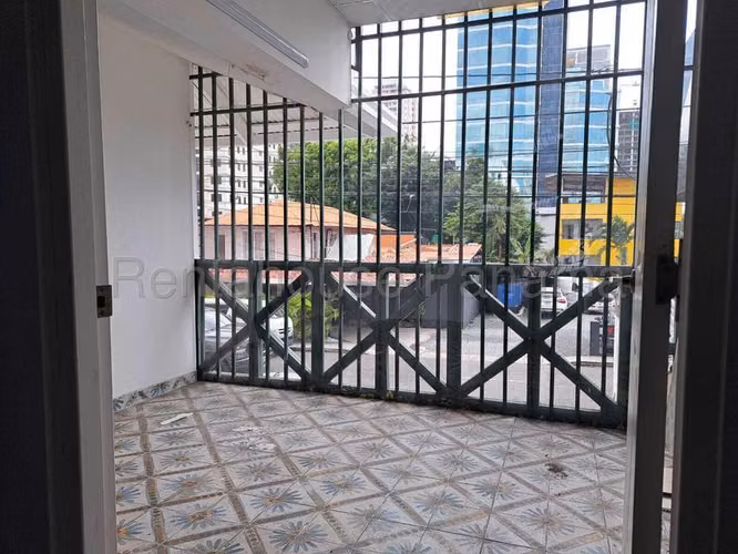 Alquiler de local comercial de 162m2 en San Francisco