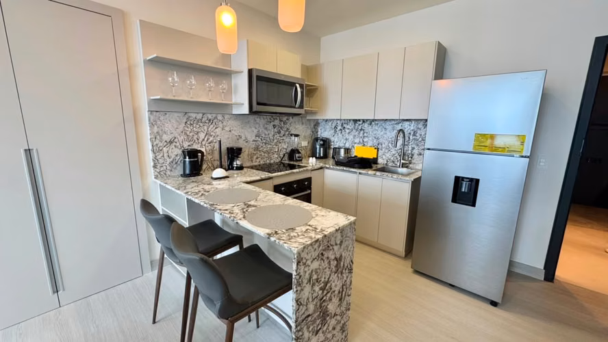 ALQUILO APARTAMENTO AMOBLADO EN COSTA DEL ESTE PH ARCADIA