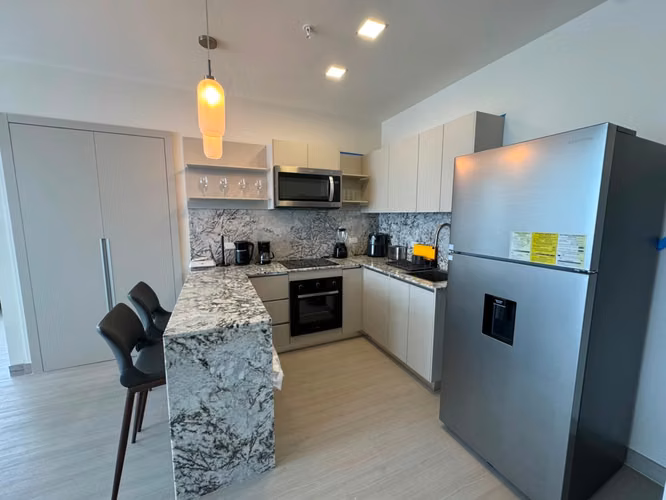 ALQUILO APARTAMENTO AMOBLADO EN COSTA DEL ESTE PH ARCADIA