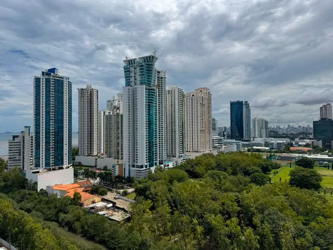 ALQUILO APARTAMENTO AMOBLADO EN COSTA DEL ESTE PH ARCADIA