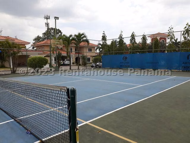 Casa en Venta en Costa del Este 23EPP6277