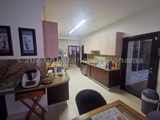 Casa en Venta en Costa del Este 23EPP6277