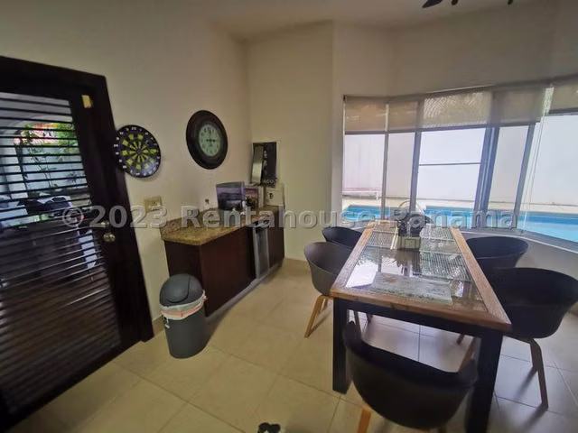 Casa en Venta en Costa del Este 23EPP6277
