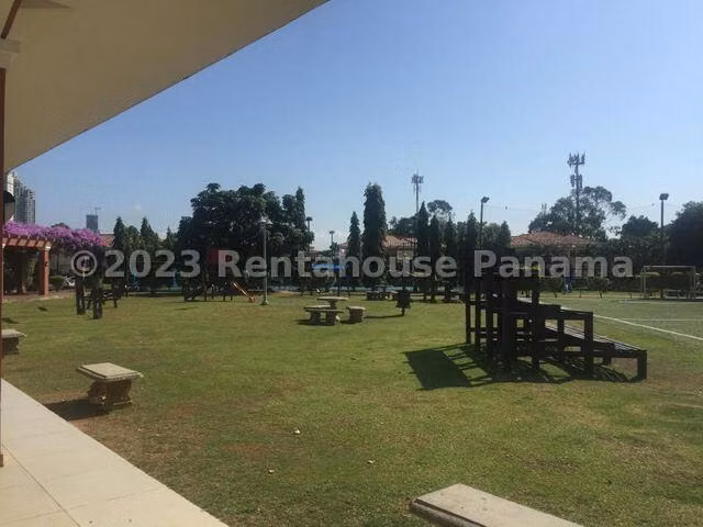 Casa en Venta en Costa del Este 23EPP6277