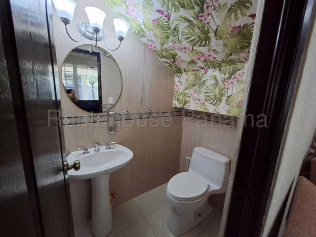 Casa en Venta en Costa Sur 26EPP7410