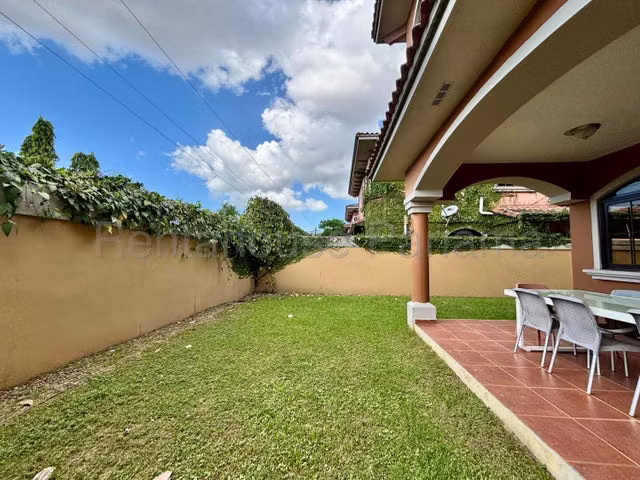 Casa en Venta en Costa Sur 25EPP6398
