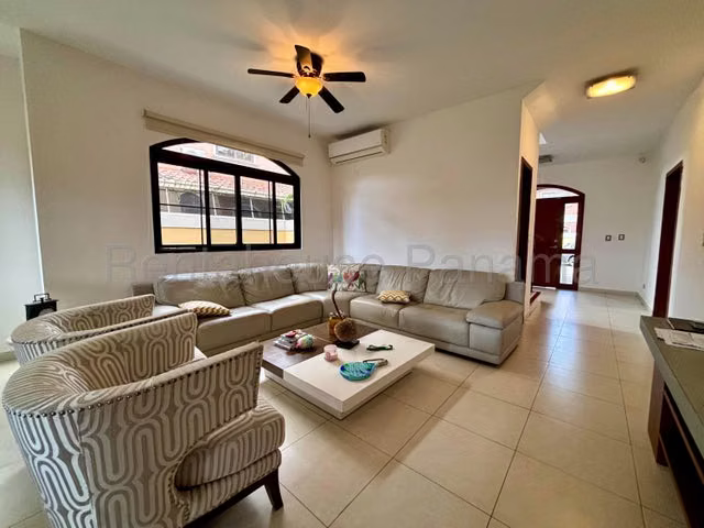 Casa en Venta en Costa Sur 25EPP6398