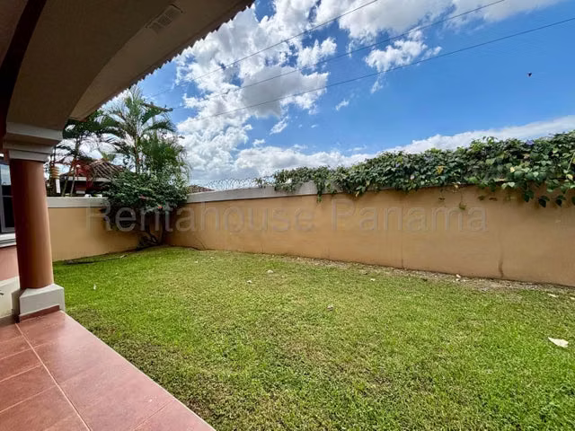 Casa en Venta en Costa Sur 25EPP6398