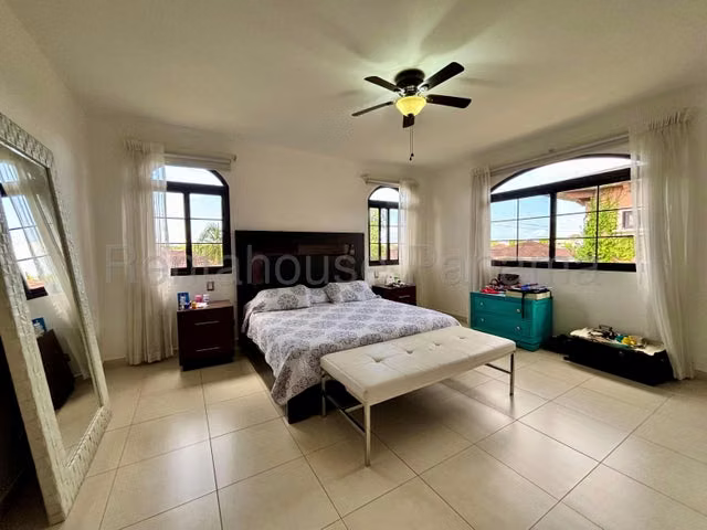 Casa en Venta en Costa Sur 25EPP6398