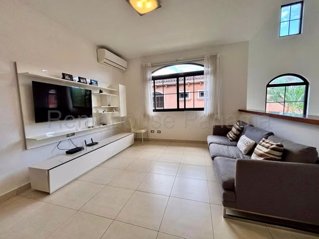 Casa en Venta en Costa Sur 25EPP6398
