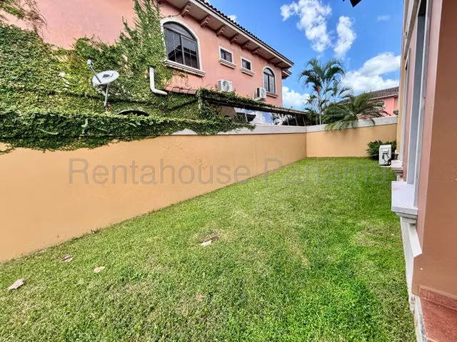 Casa en Venta en Costa Sur 25EPP6398