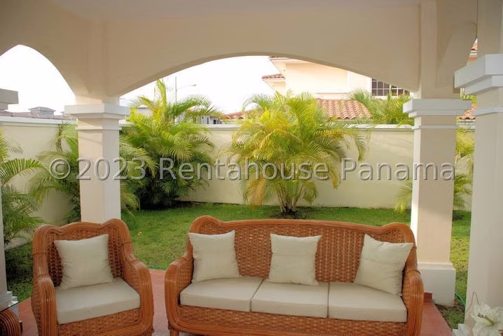 Casa en Venta en Costa Sur 26EPP7888