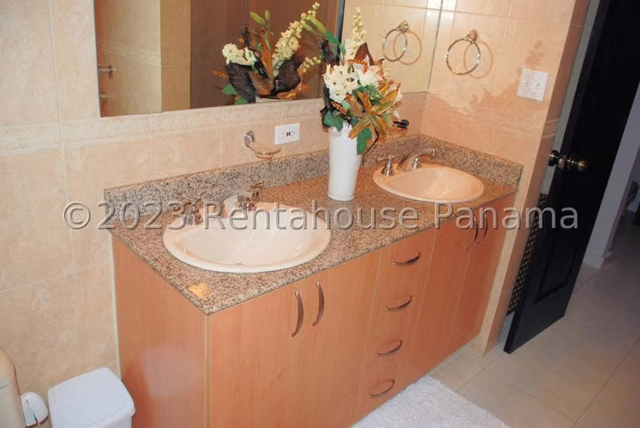 Casa en Venta en Costa Sur 26EPP7888