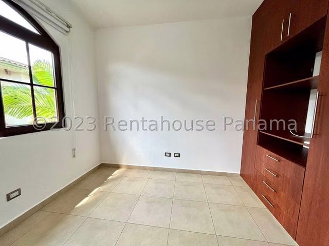 Casa en Venta en Costa Sur 24EPP5776