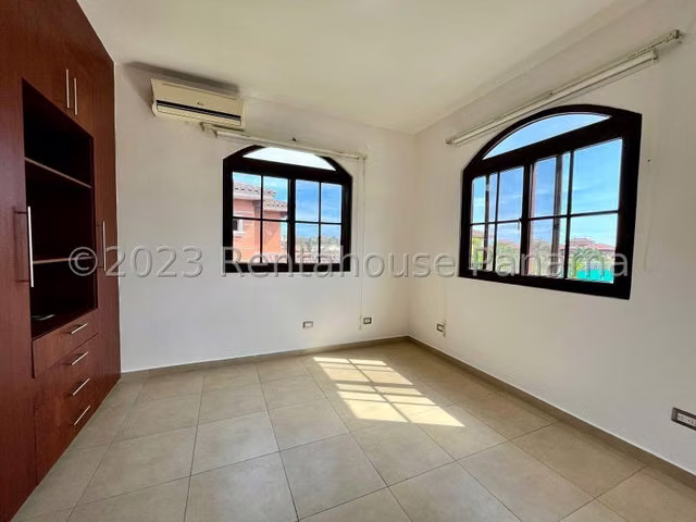 Casa en Venta en Costa Sur 24EPP5776