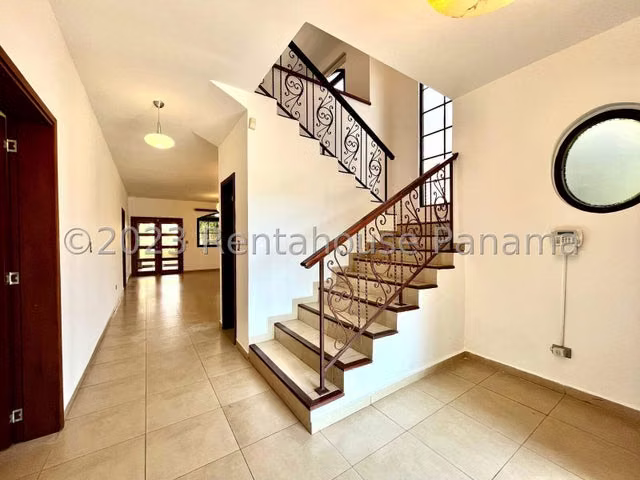 Casa en Venta en Costa Sur 24EPP5776