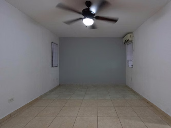 Se Vende Casa en Brisas Del Golf MDV27-1025