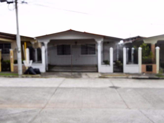 Se Vende Casa en Brisas Del Golf MDV27-1025