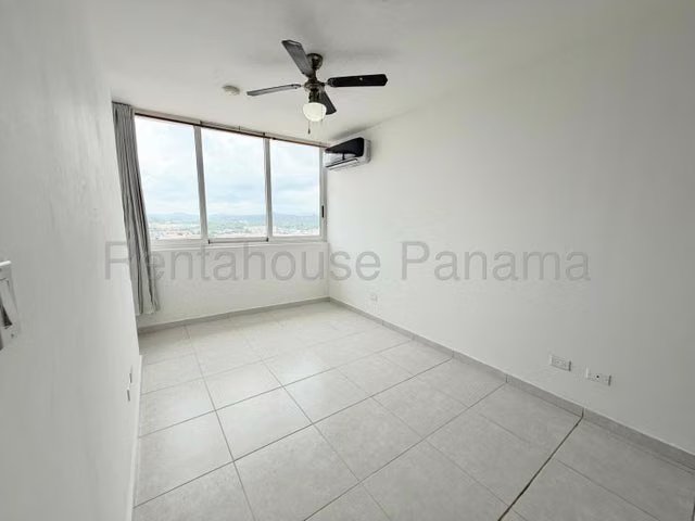 Apartamento en Venta en Avenida Balboa, Ph Bay View. EH