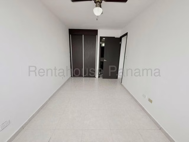 Apartamento en Venta en Avenida Balboa, Ph Bay View. EH