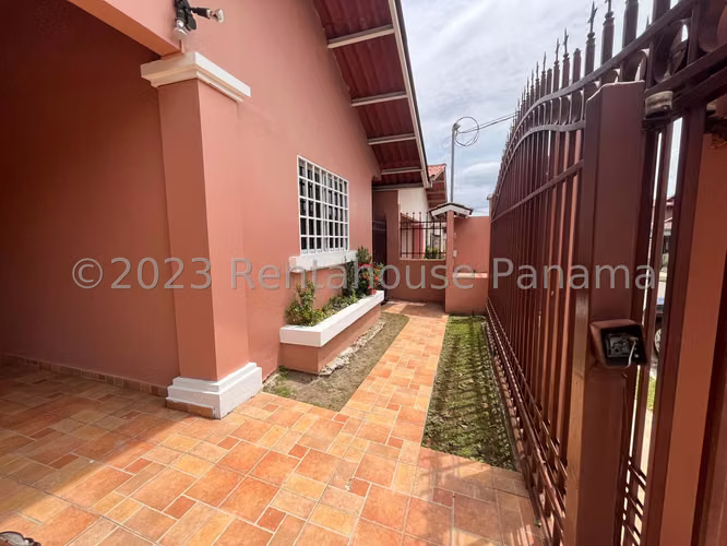 Se Vende Casa en Villa Zaita MDV27-1052