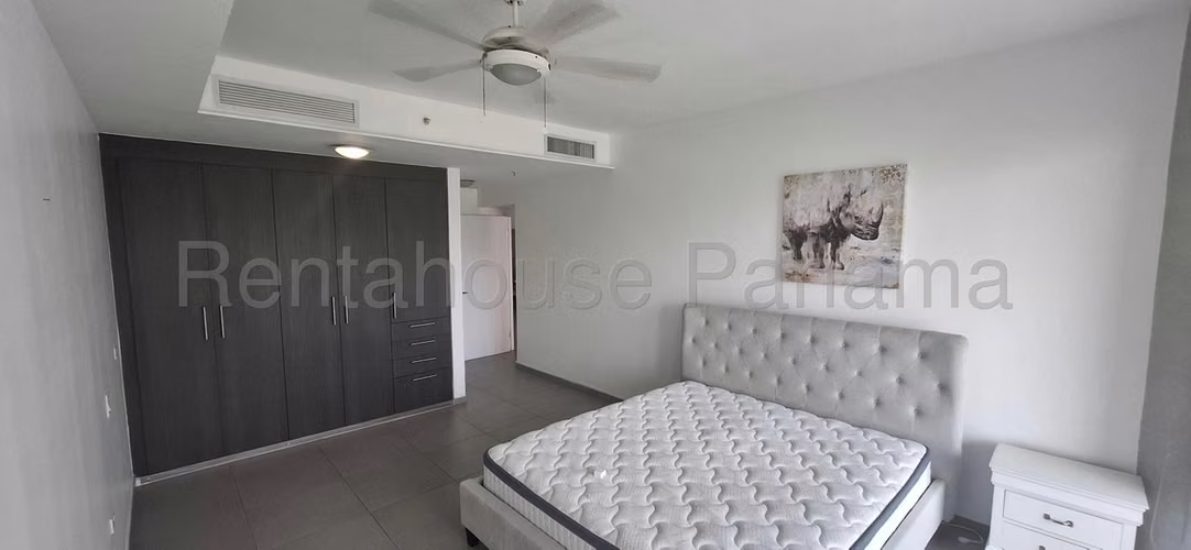VENTA APARTAMENTO YACHT CLUB AV BALBOA 26ML5857