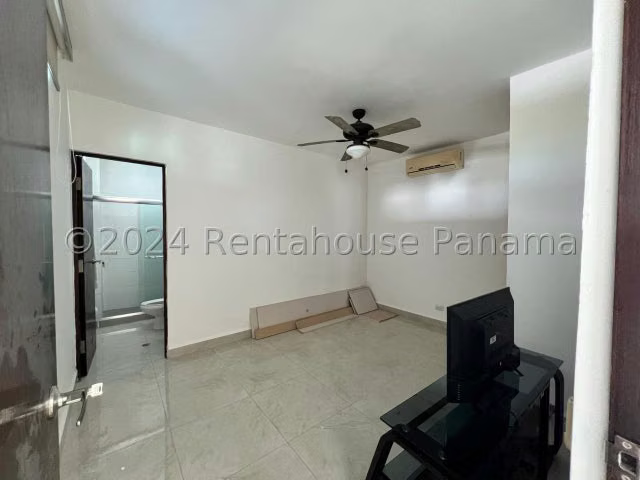 Casa en Venta en Costa Sur 26EPP2777