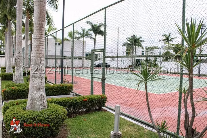 Casa en Venta en Costa Sur 26EPP2777