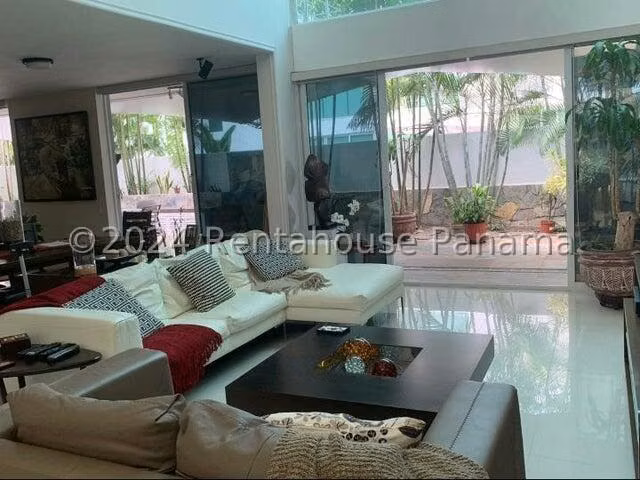 Casa en Venta en Costa Sur 26EPP2777
