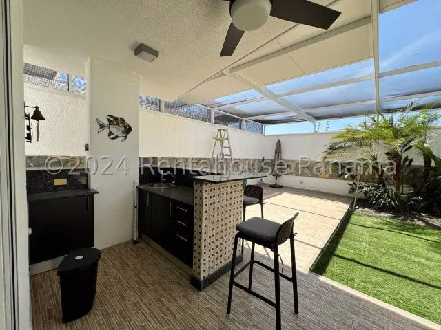 Casa en Venta en Costa Sur 26EPP2777