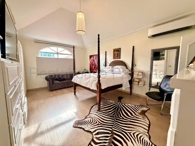 Casa en Venta en Costa del Este 27EPP631