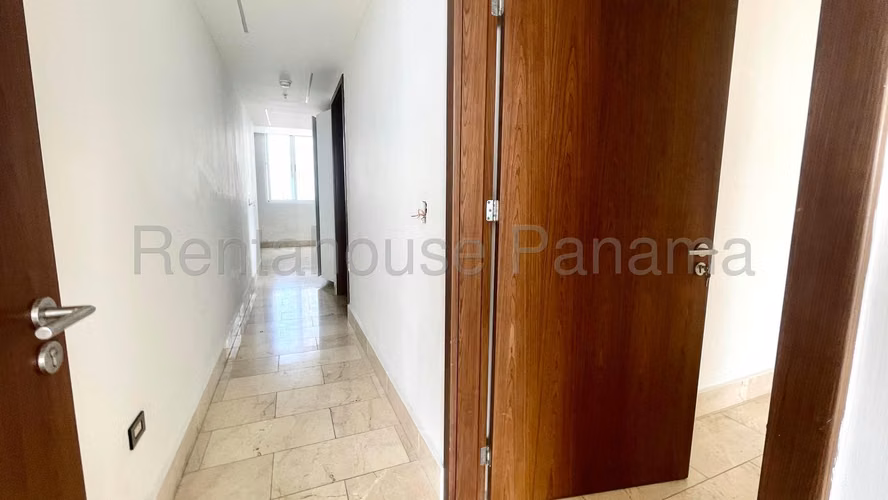 Lujoso Apartamento en Venta en Coco del Mar 27*224Mfk