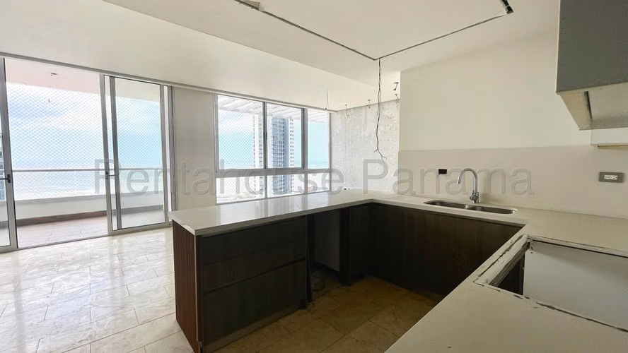 Lujoso Apartamento en Venta en Coco del Mar 27*224Mfk