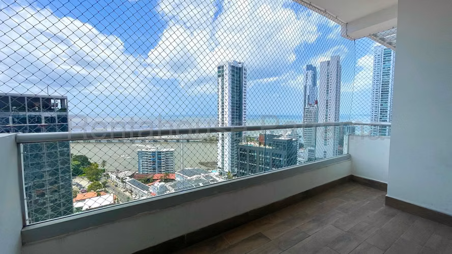 Lujoso Apartamento en Venta en Coco del Mar 27*224Mfk